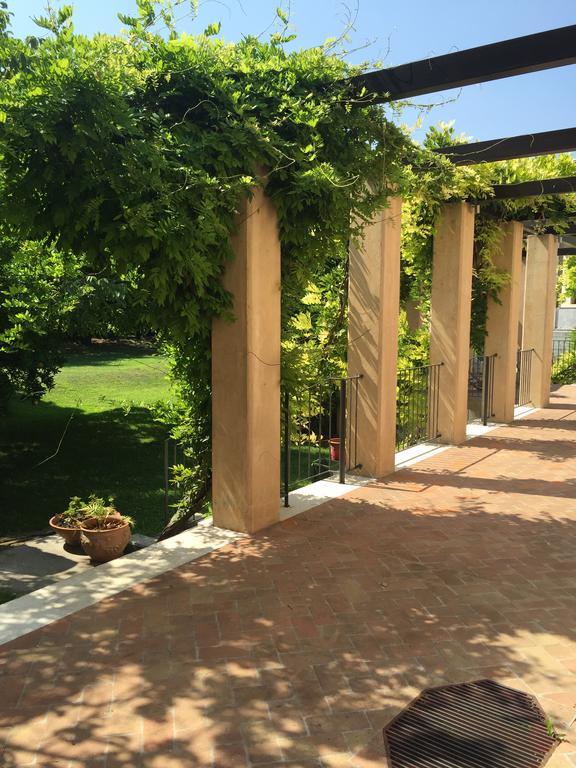 Ca'Bert Villa Dei Glicini Кастельнуово-дель-Гарда Экстерьер фото